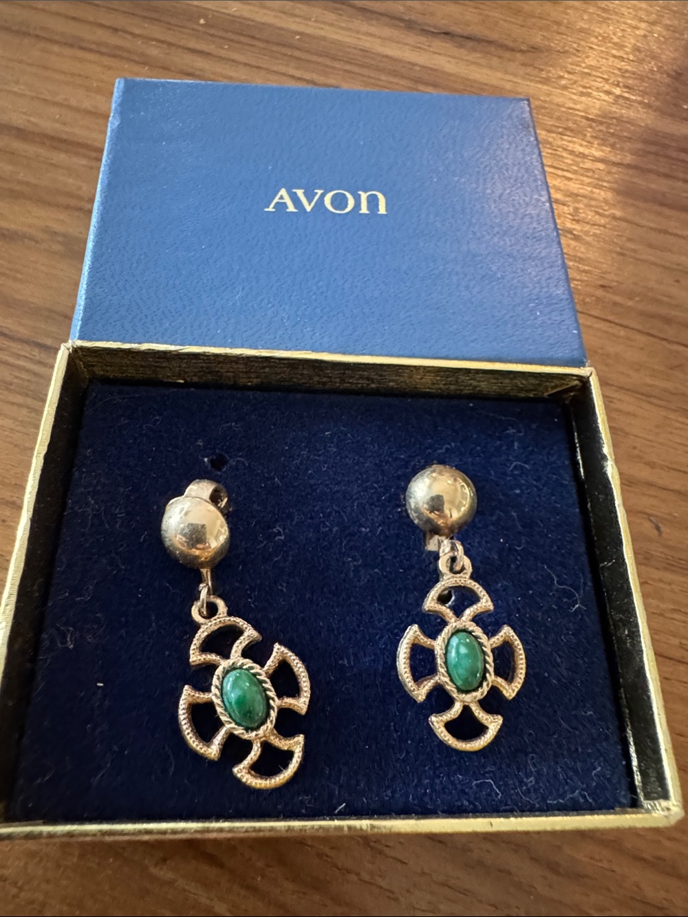 VINTAGE 1973 Avon Gold-Tone Drop Clip On Earrings with Green Stones